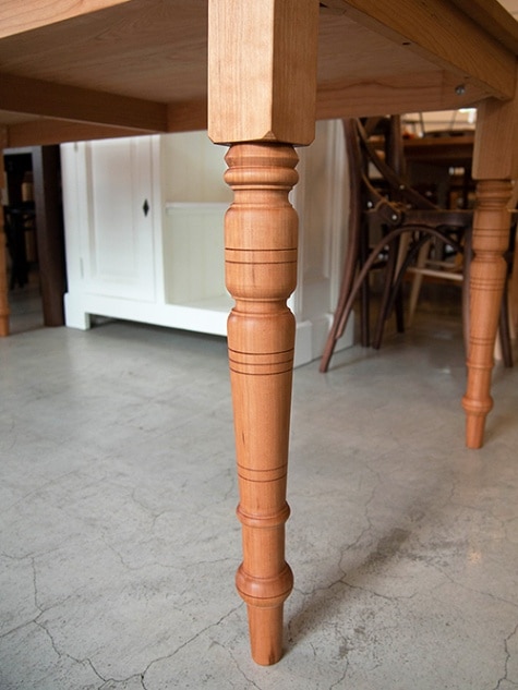 Turned leg BLACK CHERRY (1pcs)